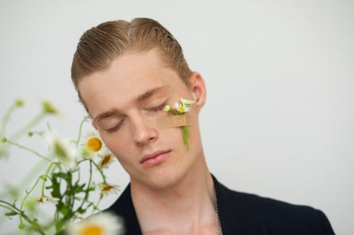 The Balance Between Potency and Gentleness in Modern Botanical Skincare Routines